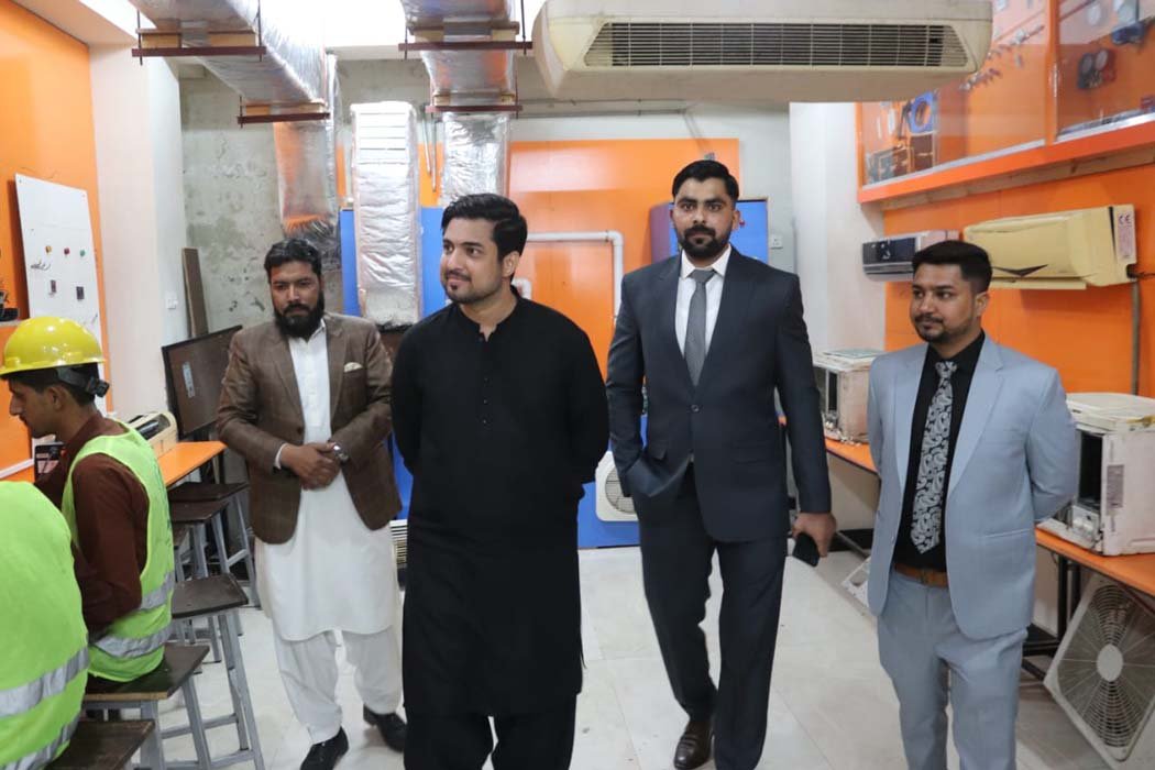 Iqrar Ul Hassan Visit United College of Technology